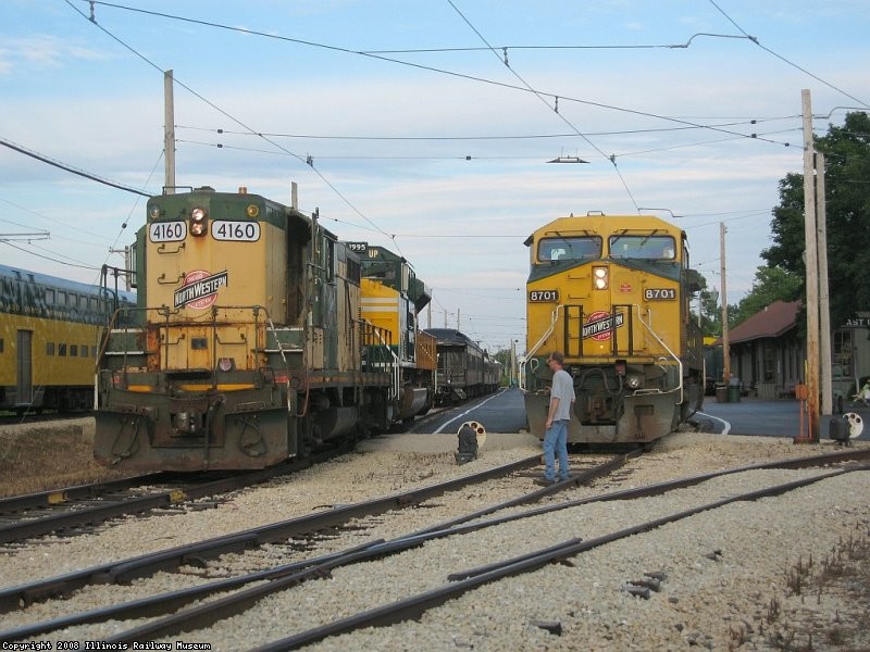Spotting locomotives for photos