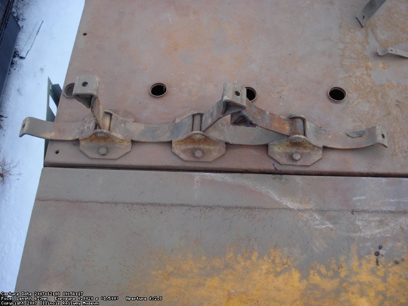Closer look at the brackets to hold down the main reservoir tanks