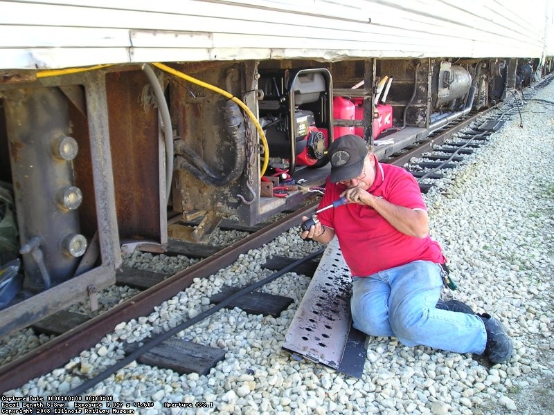 09/22/07 Phil Stepek works on a generator for the Streamliners 