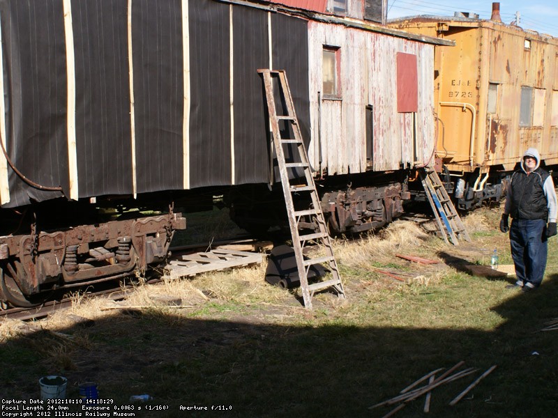 Just a few more years to CNW 10494âs 100th birthday. Still has its cupola but the south side was past the point of paint. 