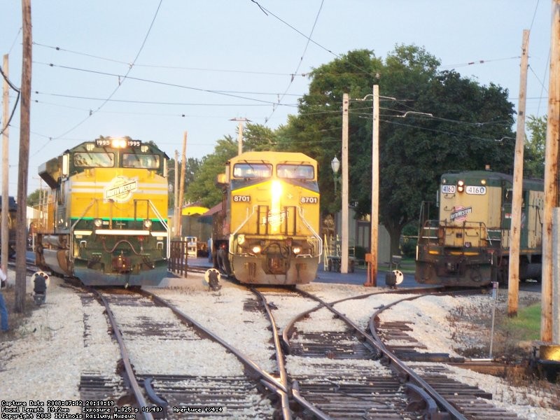 C&NW sun set line up 026.jpg