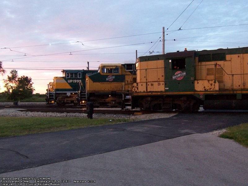 C&NW sun set line up 050.jpg