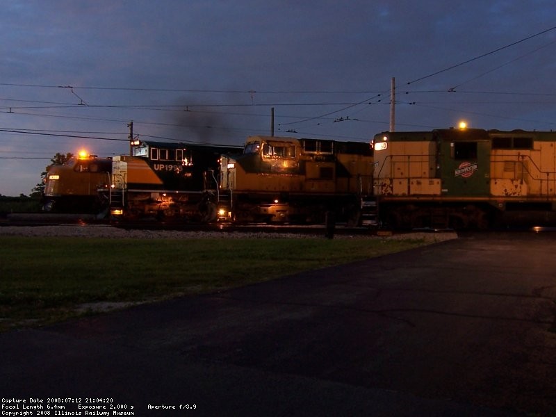 C&NW sun set line up 081.jpg