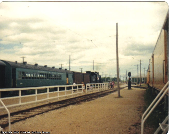1630 & Coach Train boarding St. 2.jpg