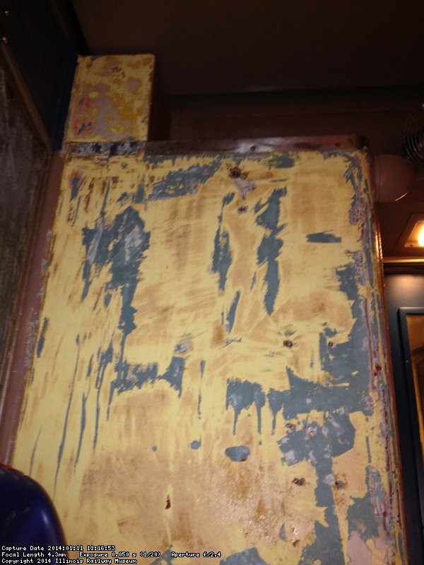 Bedroom F in Pacific Peak upper portion of the wall by the divder