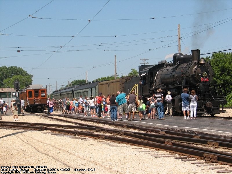A good crowd of visitors were waiting for the 1630 boarding call - Photo by Pauline Trabert