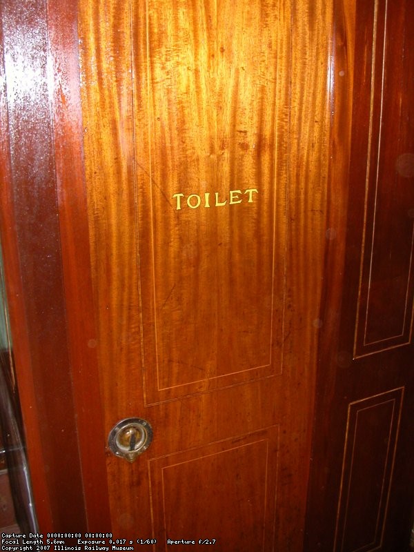 New Inlay Strips on the toilet compartment walls.