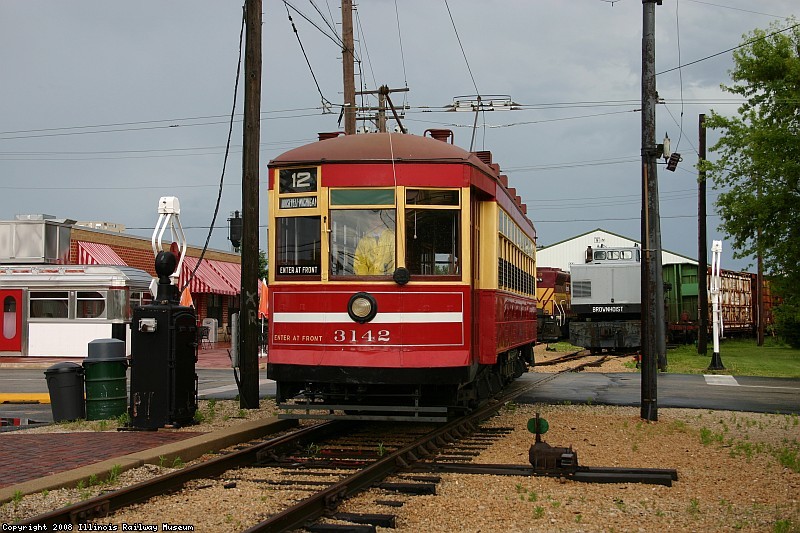 3142 slowing for the Central Ave stop