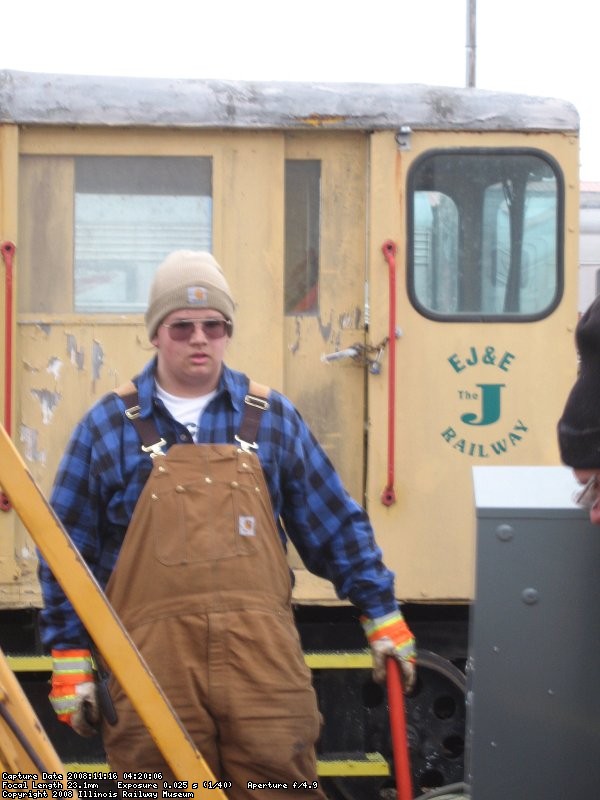 Steve waitin' next to the EJ&E 585