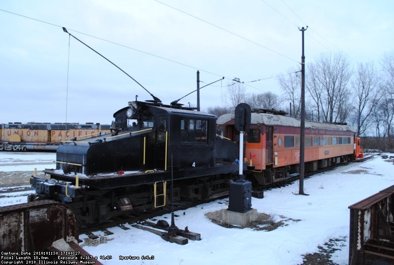 The ComEd 4 hands off the South Shore 28 to the Joy 2 who will then shove the car into Barn 11