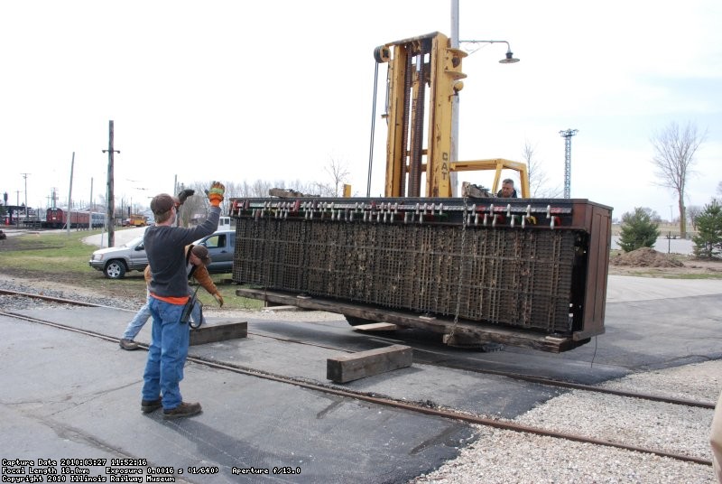 Placing the load for the lift. 