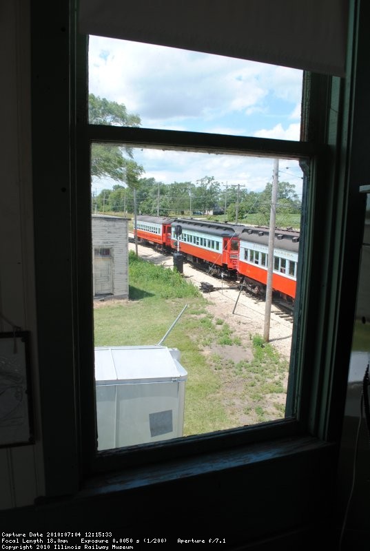 Rolling into the station at Wheaton
