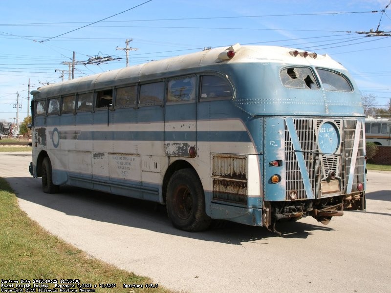 Bee Line 512 - 1939 Yellow Coach Model 743 - Rear View - Photo by Richard Schauer - 10/22/2015