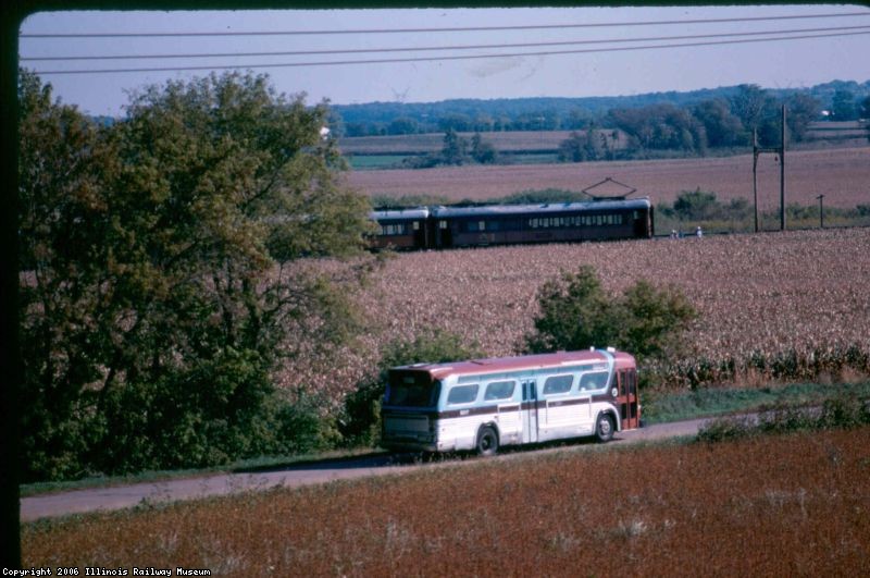 1985 ARM 013
Attendees arrive at Seeman Rd,