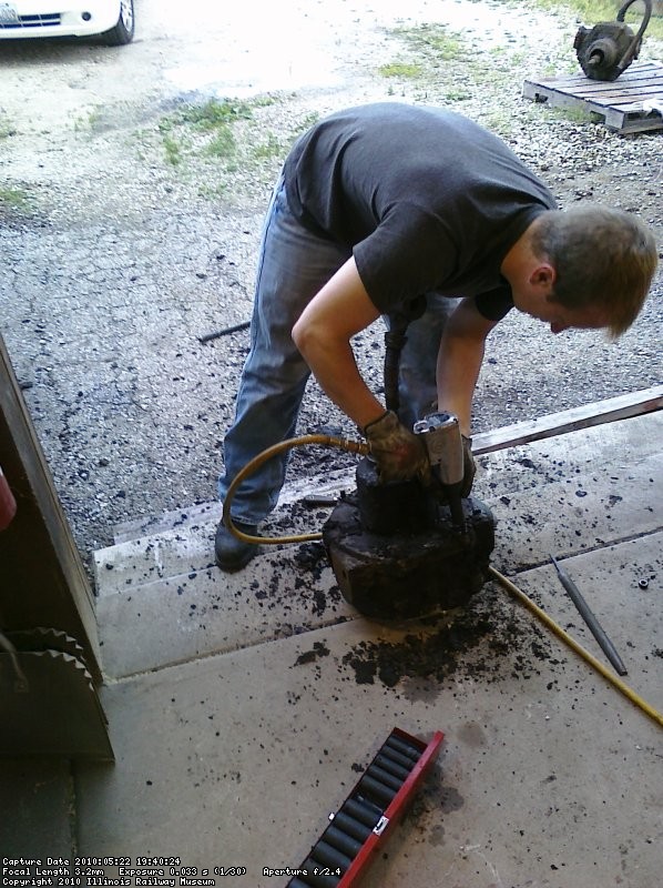 Eric Z disassembling the cracked brake cylinder.