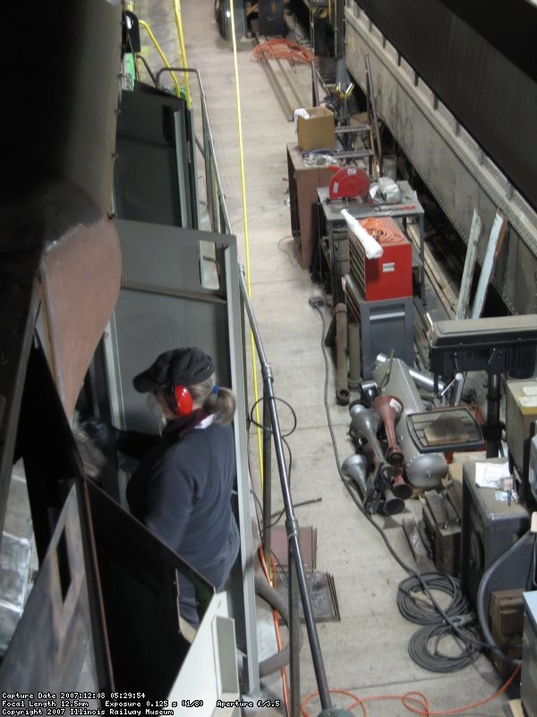 Linda wirewheeling the prime mover - Firemans side