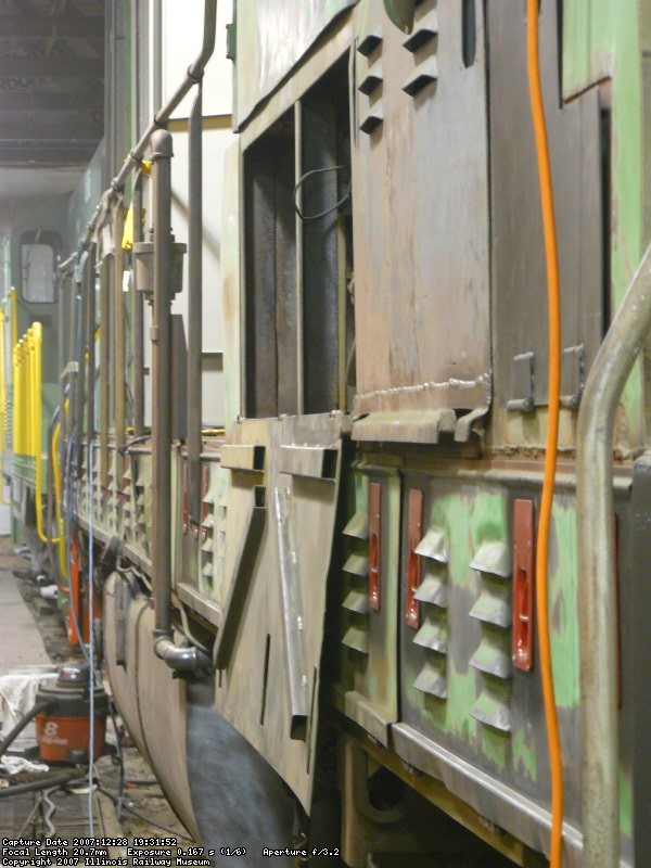 P1000045.JPG
Just another random view down the side of the loco.