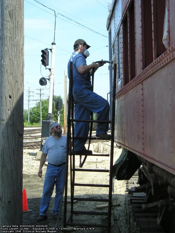 08/11/07 Chuck Trabert helps Brian Tapp with priming Dover Strait