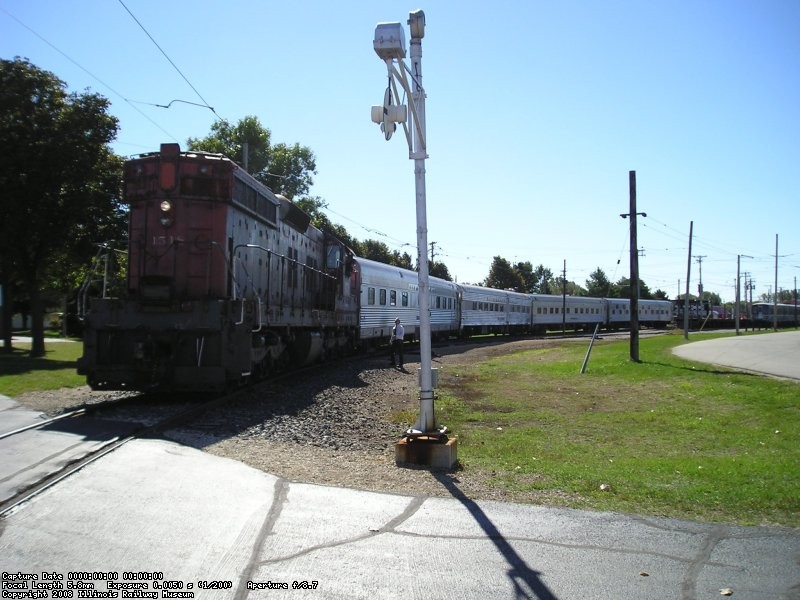 09/22/07 Streamliners being moved in preparation for Terror on the Railroad