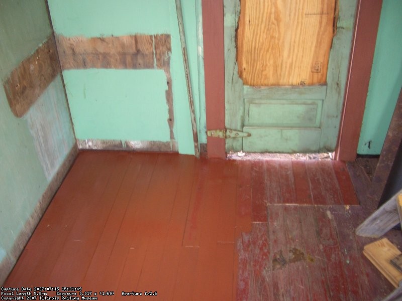 07.15.07 - THE REPLACEMENT FLOORING AT THE B END DOOR THRESHOLD HAS BEEN INSTALLED, REPLACING THE ROTTED WOOD UNDER THE DIAMOND PLATE.