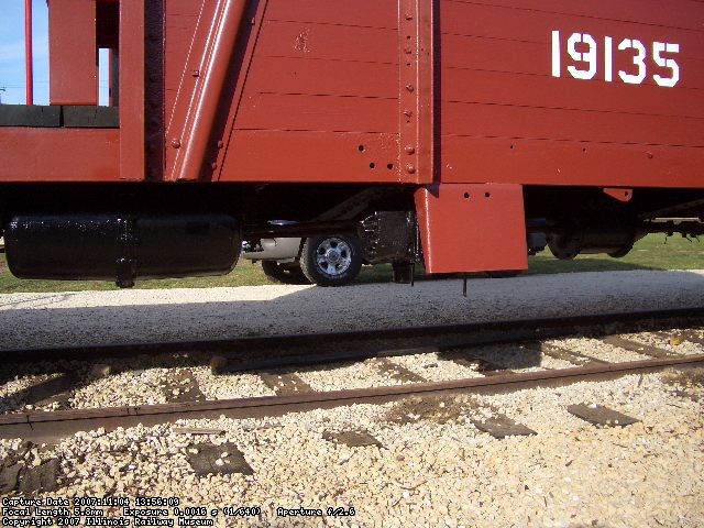 11.04.07 - THE TRIPLE VALVE AND PART OF THE UNDERFRAME HAVE BEEN NEEDLE CHIPPED AND PAINTED BLACK.