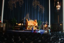 The grand organ awaits the performance