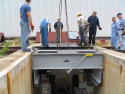 The table is in place and the installation is sucessful. (Stuart B. Brosh photo)