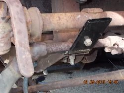 Newly installed bracket that supports air line and signal line   1-9-13