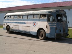 Bee Line 512 - 1939 Yellow Coach Model 743 - Front View - Photo by Richard Schauer - 10/22/2015 
