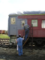 08/11/07 Brian Tapp is helping Bob Kutella with priming Dover Strait