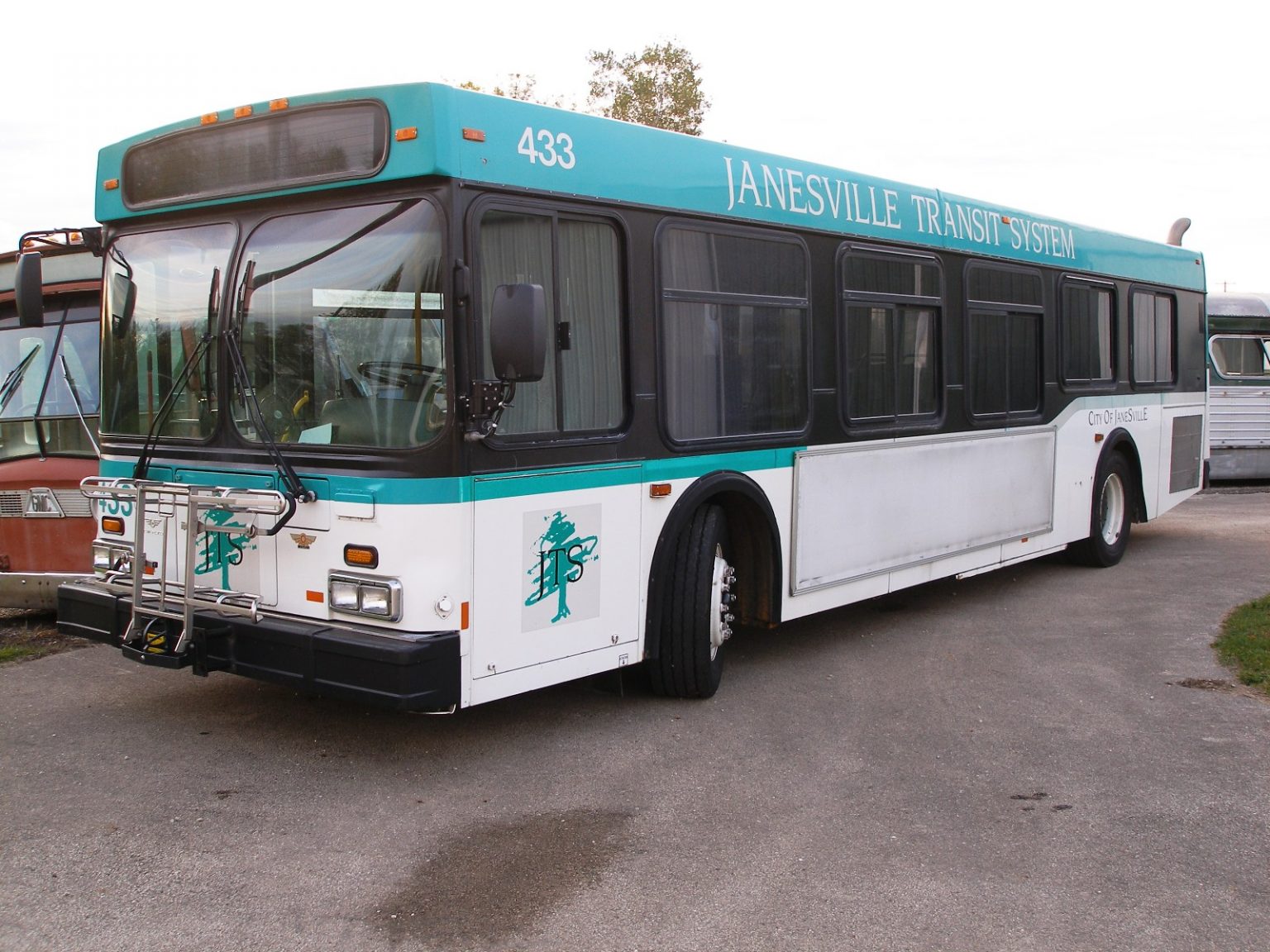 IRM acquires lowfloor bus from Janesville Illinois Railway Museum
